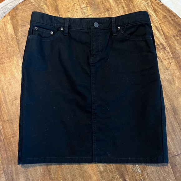 GAP Dresses & Skirts - GAP Black Denim Skirt - Size 4